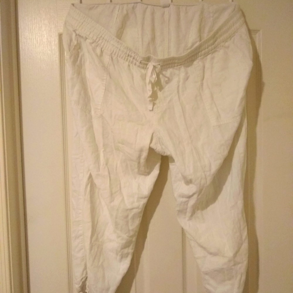 Old Navy white linen capris